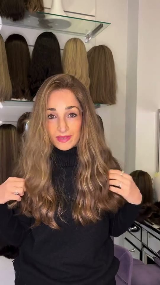 Découvrez notre Nouvelle Collection de Perruques Naturelles : Longs Cheveux Ondulés en Caramel